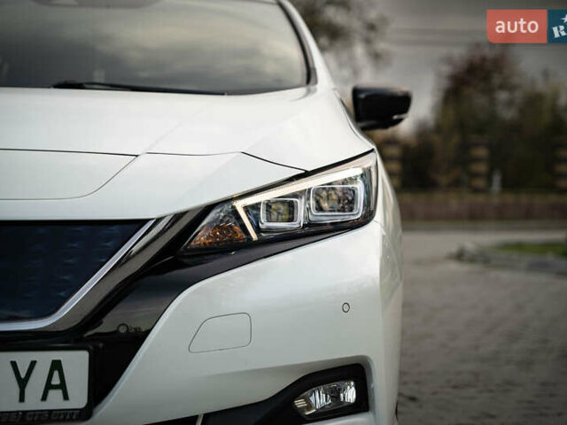 Белый Ниссан Лиф, объемом двигателя 0 л и пробегом 108 тыс. км за 13900 $, фото 8 на Automoto.ua