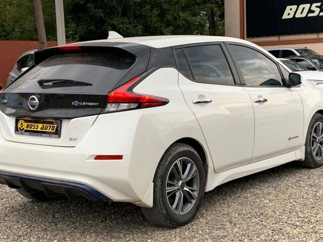 Білий Ніссан Ліф, об'ємом двигуна 40 л та пробігом 80 тис. км за 12800 $, фото 5 на Automoto.ua