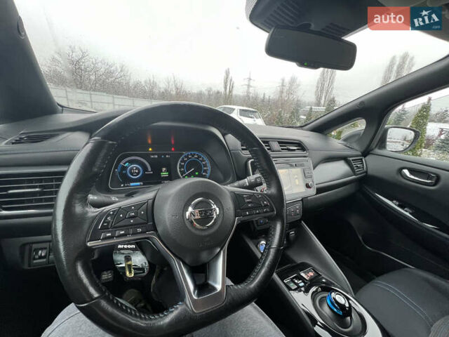 Белый Ниссан Лиф, объемом двигателя 0 л и пробегом 96 тыс. км за 13500 $, фото 27 на Automoto.ua