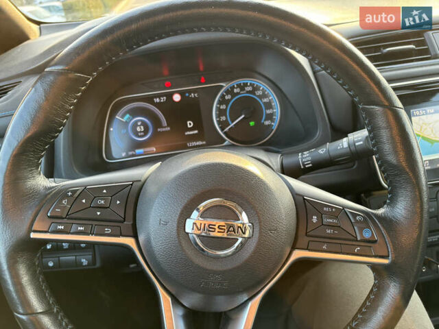 Белый Ниссан Лиф, объемом двигателя 0 л и пробегом 140 тыс. км за 13850 $, фото 24 на Automoto.ua