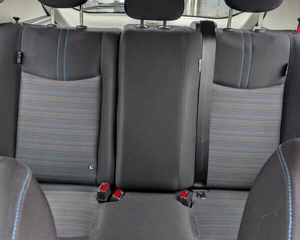 Белый Ниссан Лиф, объемом двигателя 0 л и пробегом 112 тыс. км за 12200 $, фото 16 на Automoto.ua