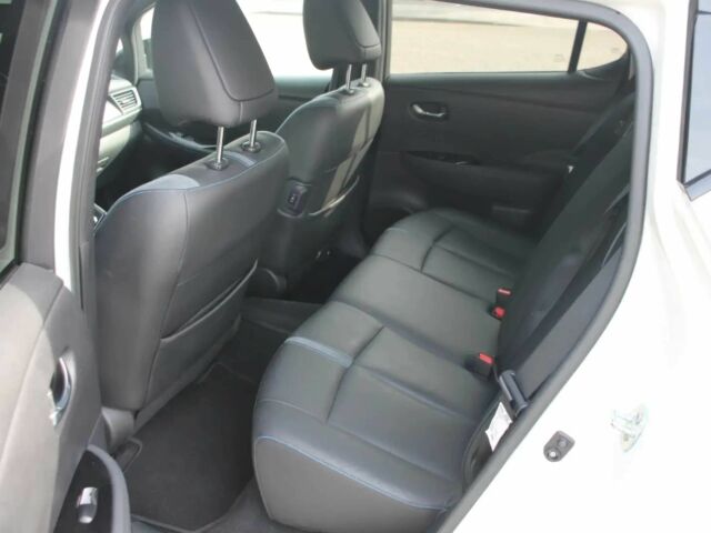 Белый Ниссан Лиф, объемом двигателя 0 л и пробегом 43 тыс. км за 9350 $, фото 10 на Automoto.ua