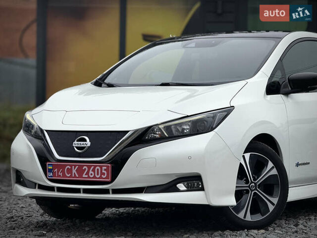 Белый Ниссан Лиф, объемом двигателя 0 л и пробегом 157 тыс. км за 11700 $, фото 8 на Automoto.ua