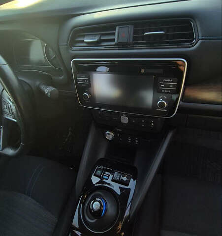 Білий Ніссан Ліф, об'ємом двигуна 0 л та пробігом 192 тис. км за 10800 $, фото 11 на Automoto.ua