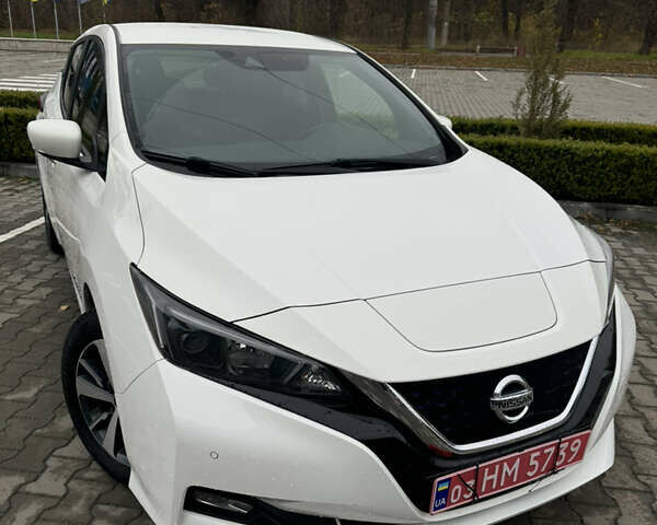 Белый Ниссан Лиф, объемом двигателя 0 л и пробегом 116 тыс. км за 11800 $, фото 7 на Automoto.ua