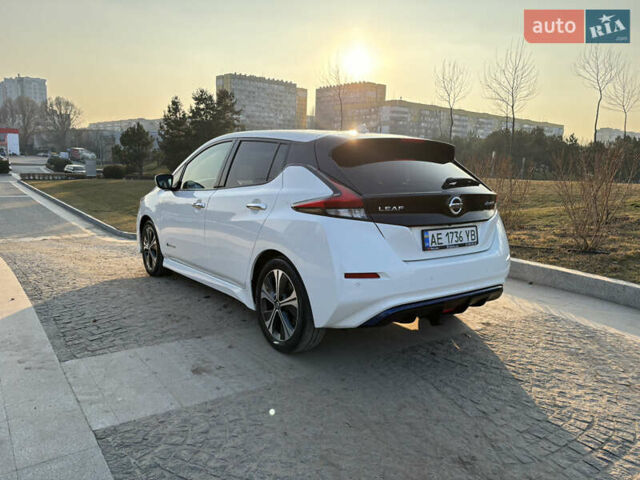 Белый Ниссан Лиф, объемом двигателя 0 л и пробегом 140 тыс. км за 13850 $, фото 10 на Automoto.ua