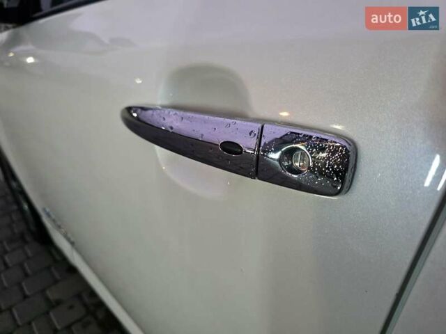 Білий Ніссан Ліф, об'ємом двигуна 0 л та пробігом 90 тис. км за 10000 $, фото 21 на Automoto.ua