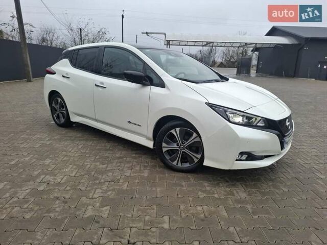 Белый Ниссан Лиф, объемом двигателя 0 л и пробегом 104 тыс. км за 12600 $, фото 4 на Automoto.ua