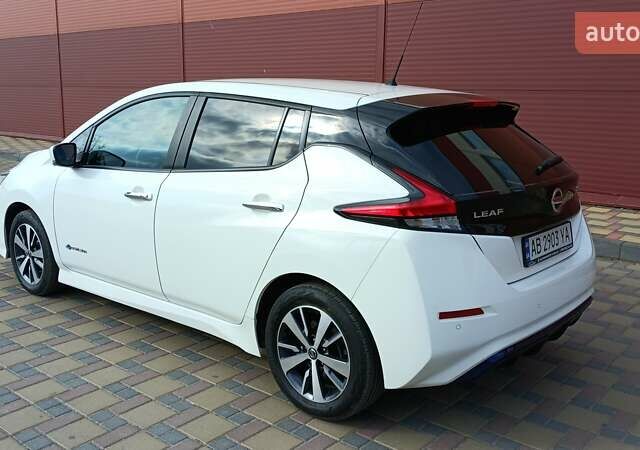 Белый Ниссан Лиф, объемом двигателя 0 л и пробегом 75 тыс. км за 11999 $, фото 7 на Automoto.ua