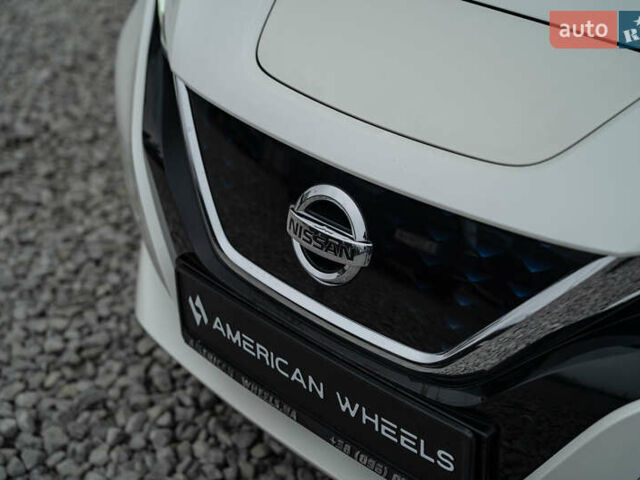 Белый Ниссан Лиф, объемом двигателя 0 л и пробегом 109 тыс. км за 14200 $, фото 14 на Automoto.ua