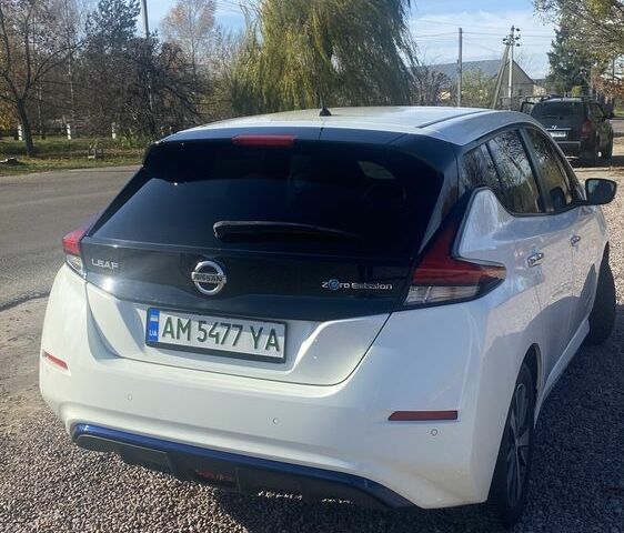 Белый Ниссан Лиф, объемом двигателя 0 л и пробегом 120 тыс. км за 12200 $, фото 3 на Automoto.ua