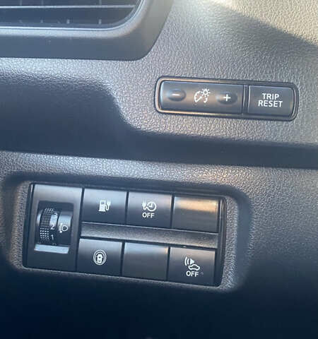 Белый Ниссан Лиф, объемом двигателя 0 л и пробегом 130 тыс. км за 12000 $, фото 10 на Automoto.ua