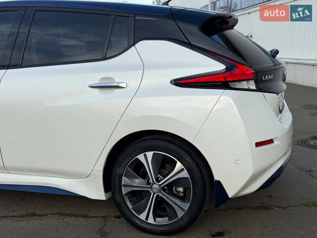 Білий Ніссан Ліф, об'ємом двигуна 0 л та пробігом 67 тис. км за 11500 $, фото 8 на Automoto.ua