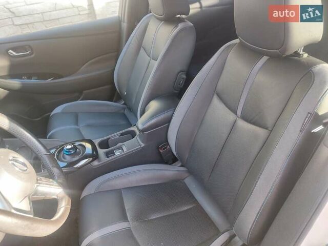 Белый Ниссан Лиф, объемом двигателя 0 л и пробегом 132 тыс. км за 12999 $, фото 20 на Automoto.ua