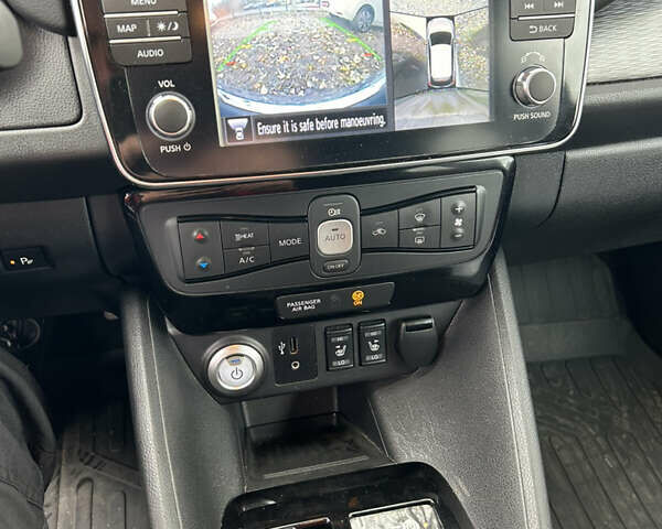 Белый Ниссан Лиф, объемом двигателя 0 л и пробегом 98 тыс. км за 13000 $, фото 8 на Automoto.ua