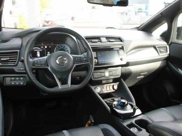 Белый Ниссан Лиф, объемом двигателя 0 л и пробегом 43 тыс. км за 9350 $, фото 6 на Automoto.ua