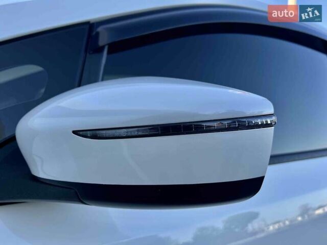 Белый Ниссан Лиф, объемом двигателя 0 л и пробегом 77 тыс. км за 12500 $, фото 15 на Automoto.ua