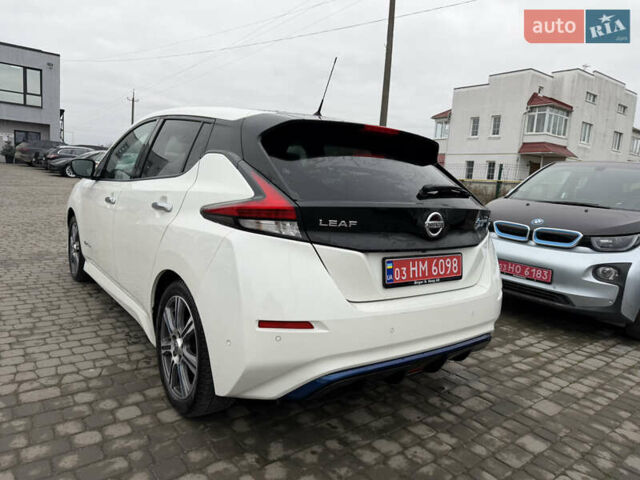 Белый Ниссан Лиф, объемом двигателя 0 л и пробегом 164 тыс. км за 11300 $, фото 3 на Automoto.ua