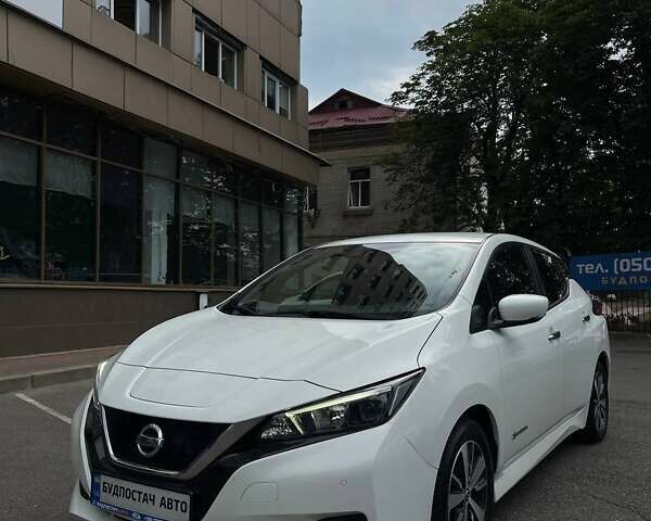 Белый Ниссан Лиф, объемом двигателя 0 л и пробегом 83 тыс. км за 12799 $, фото 8 на Automoto.ua