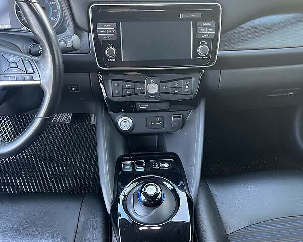 Белый Ниссан Лиф, объемом двигателя 0 л и пробегом 104 тыс. км за 14300 $, фото 42 на Automoto.ua