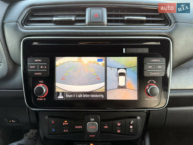 Белый Ниссан Лиф, объемом двигателя 0 л и пробегом 162 тыс. км за 12000 $, фото 5 на Automoto.ua