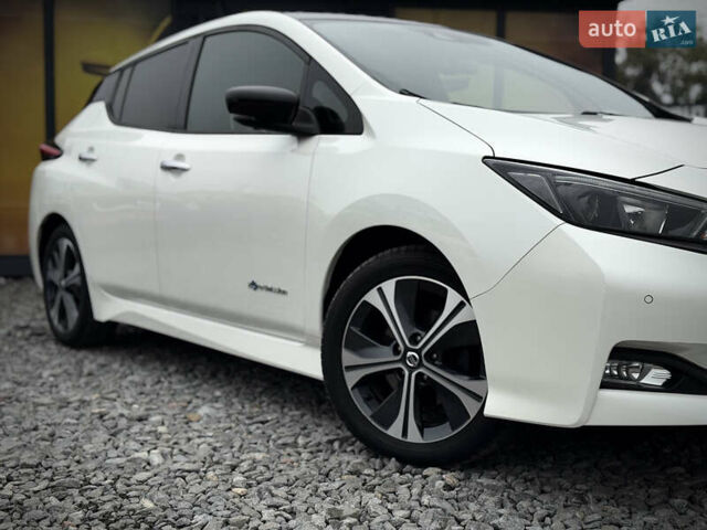 Белый Ниссан Лиф, объемом двигателя 0 л и пробегом 157 тыс. км за 11700 $, фото 31 на Automoto.ua