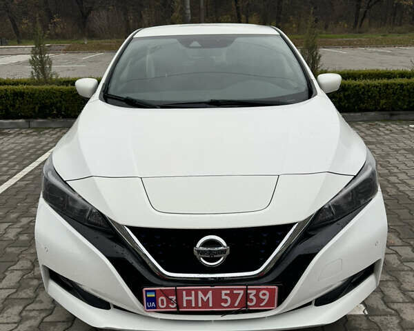 Белый Ниссан Лиф, объемом двигателя 0 л и пробегом 116 тыс. км за 11800 $, фото 5 на Automoto.ua