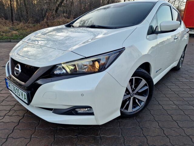 Белый Ниссан Лиф, объемом двигателя 0 л и пробегом 129 тыс. км за 10500 $, фото 2 на Automoto.ua