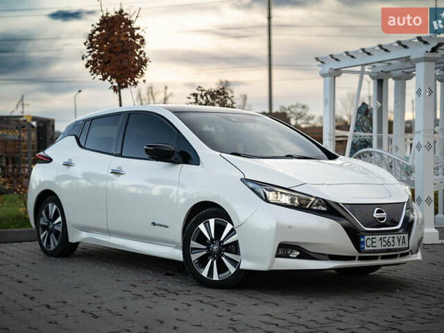 Белый Ниссан Лиф, объемом двигателя 0 л и пробегом 108 тыс. км за 13900 $, фото 2 на Automoto.ua