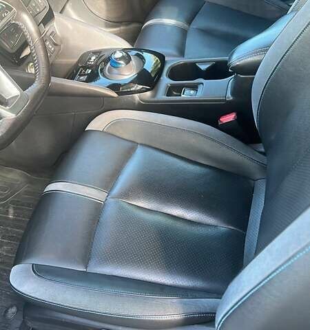 Белый Ниссан Лиф, объемом двигателя 0 л и пробегом 94 тыс. км за 13000 $, фото 3 на Automoto.ua