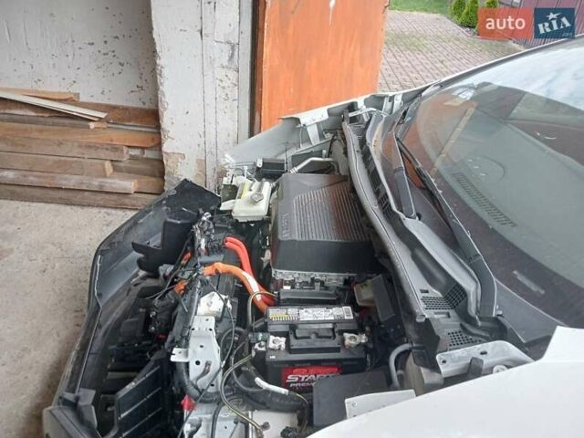 Белый Ниссан Лиф, объемом двигателя 0 л и пробегом 48 тыс. км за 6450 $, фото 5 на Automoto.ua
