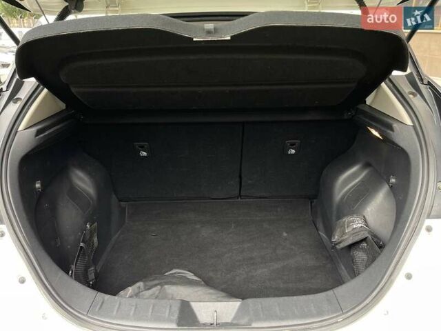 Белый Ниссан Лиф, объемом двигателя 0 л и пробегом 83 тыс. км за 12799 $, фото 25 на Automoto.ua