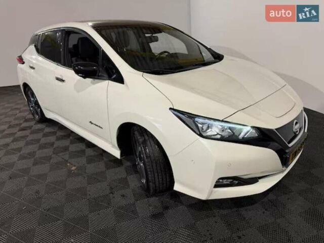 Белый Ниссан Лиф, объемом двигателя 0 л и пробегом 132 тыс. км за 12999 $, фото 9 на Automoto.ua