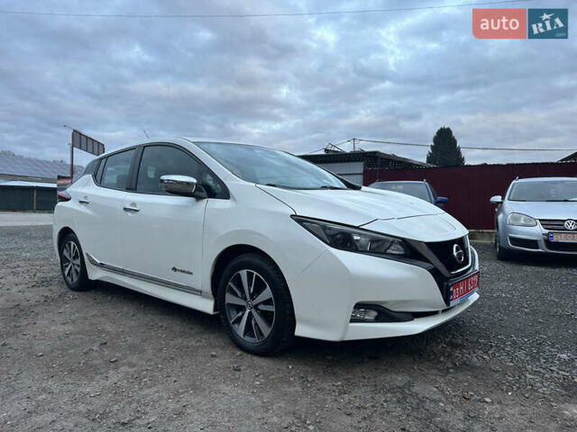 Білий Ніссан Ліф, об'ємом двигуна 0 л та пробігом 181 тис. км за 9800 $, фото 1 на Automoto.ua