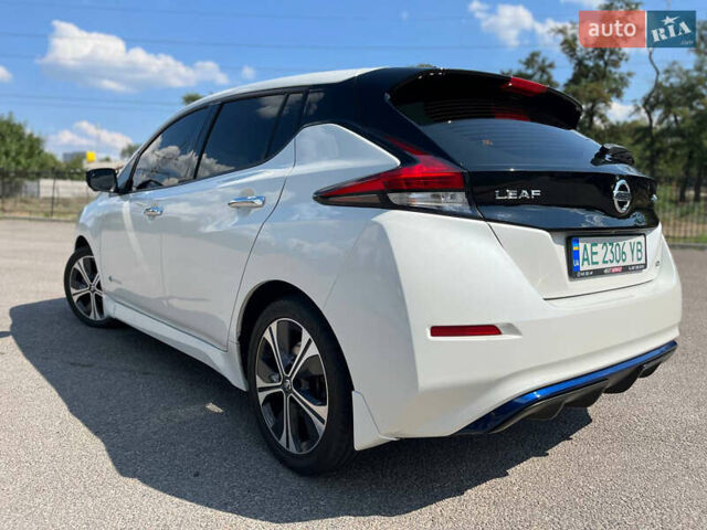 Білий Ніссан Ліф, об'ємом двигуна 0 л та пробігом 45 тис. км за 15500 $, фото 4 на Automoto.ua