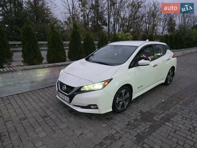Білий Ніссан Ліф, об'ємом двигуна 0 л та пробігом 90 тис. км за 10000 $, фото 12 на Automoto.ua