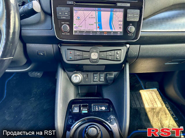 Белый Ниссан Лиф, объемом двигателя 0.13 л и пробегом 44 тыс. км за 12400 $, фото 8 на Automoto.ua