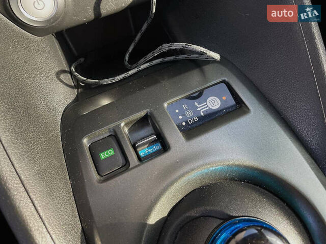 Білий Ніссан Ліф, об'ємом двигуна 0 л та пробігом 148 тис. км за 10800 $, фото 27 на Automoto.ua