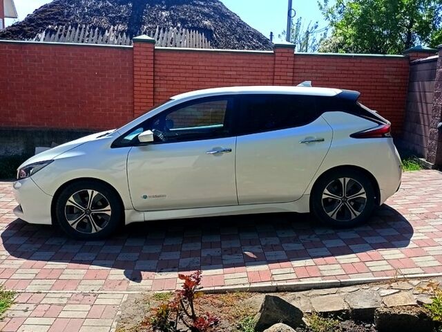 Білий Ніссан Ліф, об'ємом двигуна 0 л та пробігом 73 тис. км за 12500 $, фото 9 на Automoto.ua