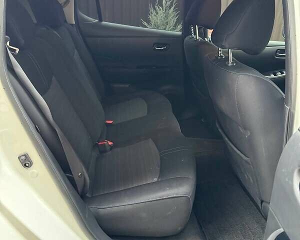 Білий Ніссан Ліф, об'ємом двигуна 0 л та пробігом 105 тис. км за 11700 $, фото 10 на Automoto.ua