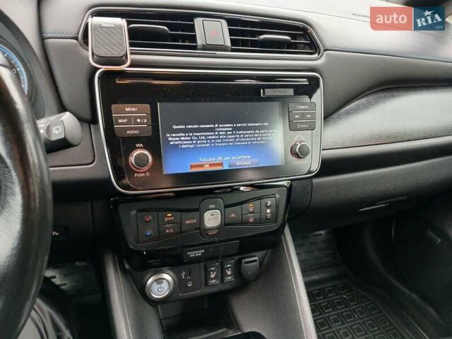 Белый Ниссан Лиф, объемом двигателя 0 л и пробегом 135 тыс. км за 12799 $, фото 1 на Automoto.ua