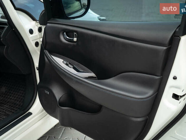 Белый Ниссан Лиф, объемом двигателя 0 л и пробегом 108 тыс. км за 13900 $, фото 32 на Automoto.ua