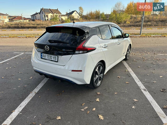 Белый Ниссан Лиф, объемом двигателя 0 л и пробегом 52 тыс. км за 15500 $, фото 8 на Automoto.ua