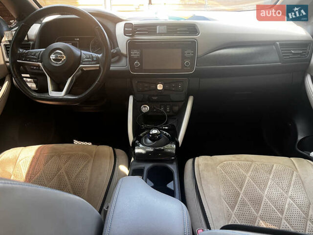 Белый Ниссан Лиф, объемом двигателя 0 л и пробегом 65 тыс. км за 14500 $, фото 2 на Automoto.ua