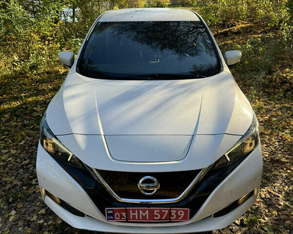 Белый Ниссан Лиф, объемом двигателя 0 л и пробегом 116 тыс. км за 11800 $, фото 54 на Automoto.ua