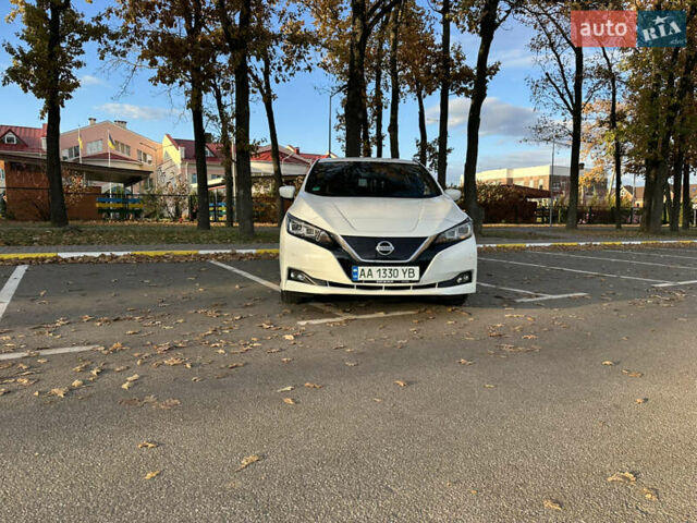 Белый Ниссан Лиф, объемом двигателя 0 л и пробегом 52 тыс. км за 15500 $, фото 5 на Automoto.ua