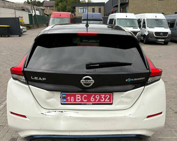 Білий Ніссан Ліф, об'ємом двигуна 0 л та пробігом 150 тис. км за 10400 $, фото 7 на Automoto.ua