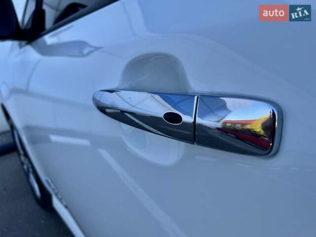 Белый Ниссан Лиф, объемом двигателя 0 л и пробегом 77 тыс. км за 12500 $, фото 14 на Automoto.ua