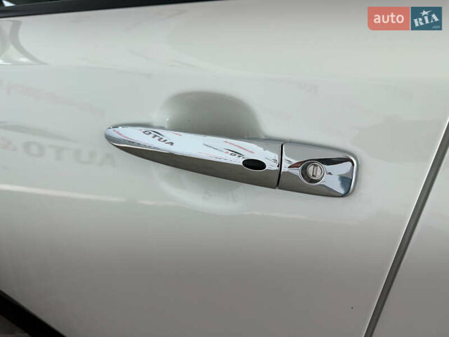 Белый Ниссан Лиф, объемом двигателя 0 л и пробегом 115 тыс. км за 12150 $, фото 29 на Automoto.ua