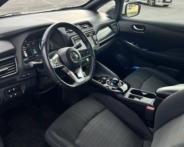 Білий Ніссан Ліф, об'ємом двигуна 0 л та пробігом 58 тис. км за 13499 $, фото 20 на Automoto.ua